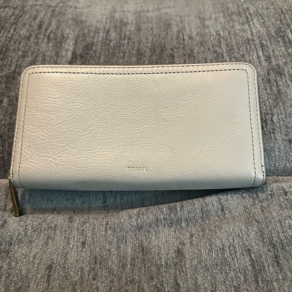 Fossil RFID Leather Logan Zip Around Clutch Wallet Wristlet Graystone - Picture 1 of 7